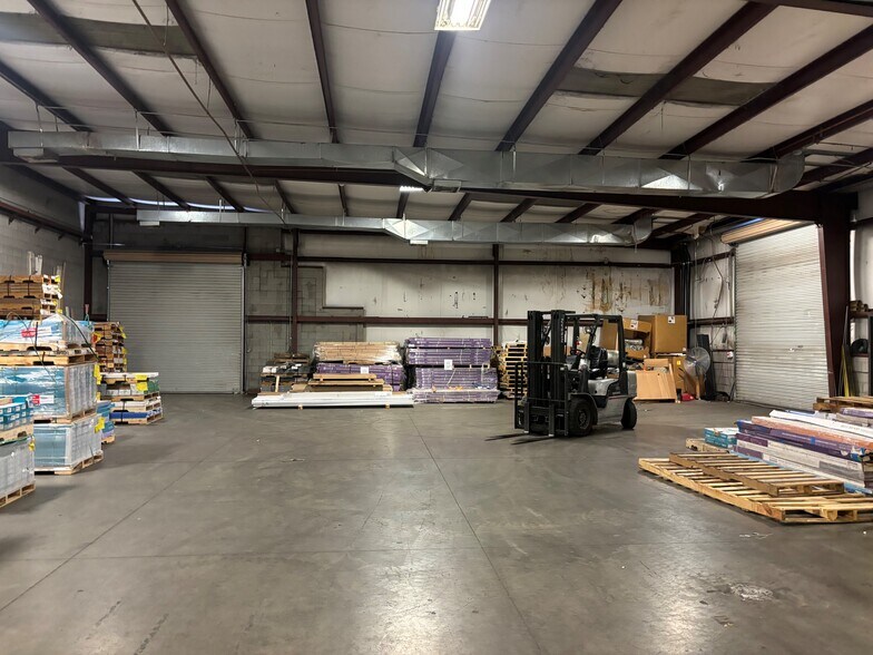 More Photos Of 2120 S 7th St, Phoenix Warehouse For Lease