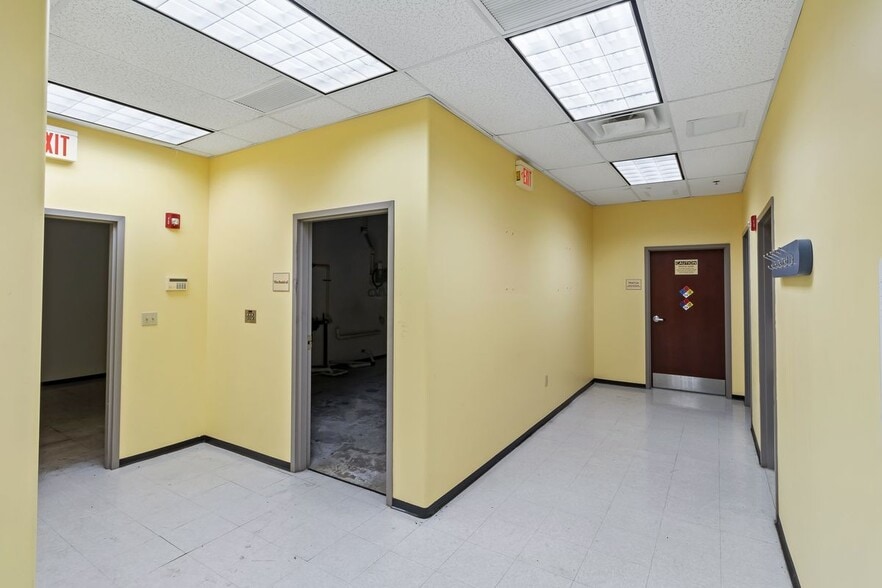 More Photos Of 1211 W Broadway St, Louisville Unknown For Sale