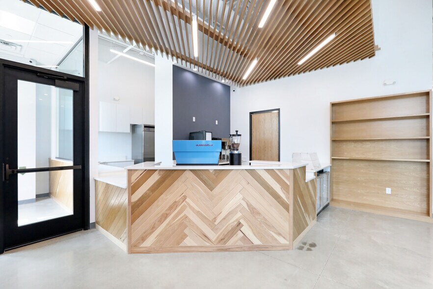 More Photos Of NW 62nd & Merle Hay Rd, Johnston Coworking Space