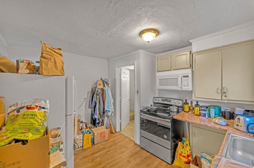More Photos Of 91 Main St, Oneonta Apartments For Sale