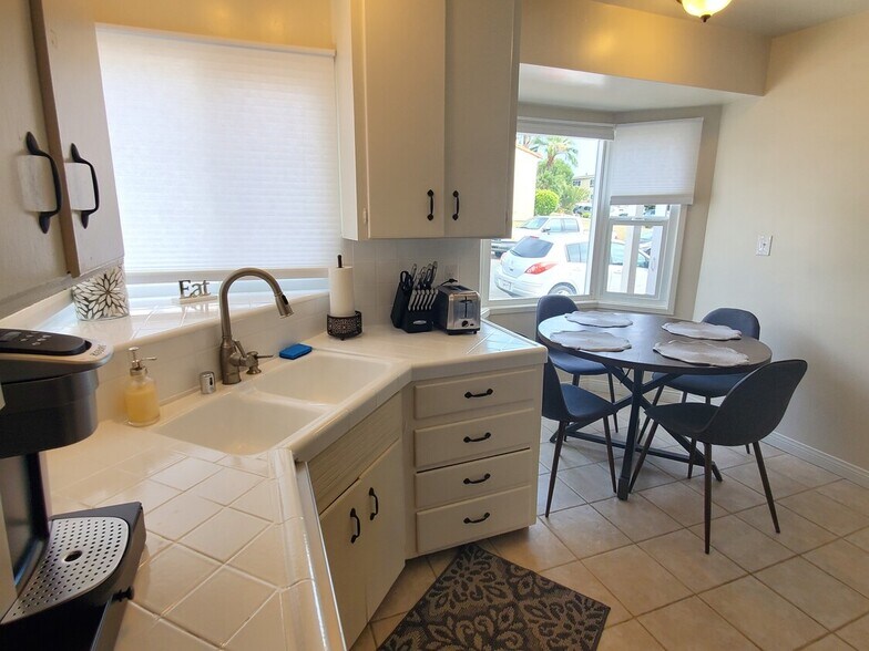 More Photos Of 1558 Ebers St, San Diego Apartments For Sale