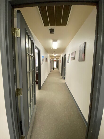 More Photos Of 4770 Washington Blvd, Beaumont Light Distribution For Sale
