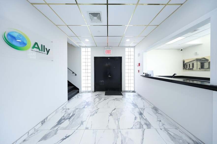 More Photos Of 2940 Richmond Ter, Staten Island Loft Creative Space For Sale