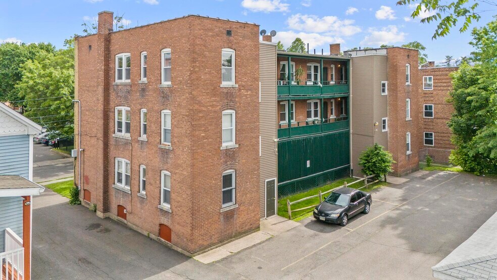 More Photos Of 36-38 School St, Hartford Apartments For Sale