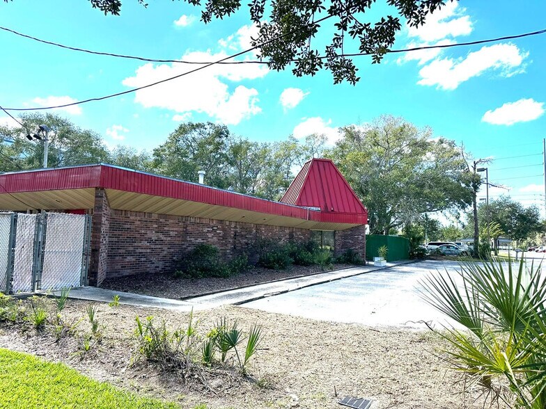 More Photos Of 940 S Winter Park Dr, Casselberry General Retail For Sale