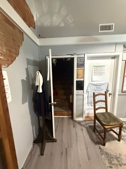 More Photos Of 214 N Railroad St, Mexia Office For Sale