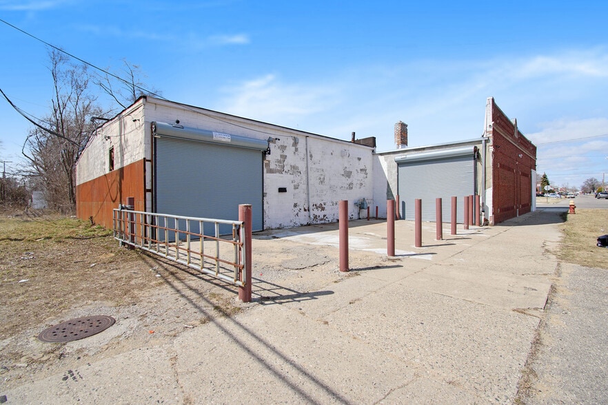 More Photos Of 10415 Fenkell St, Detroit Freestanding For Sale