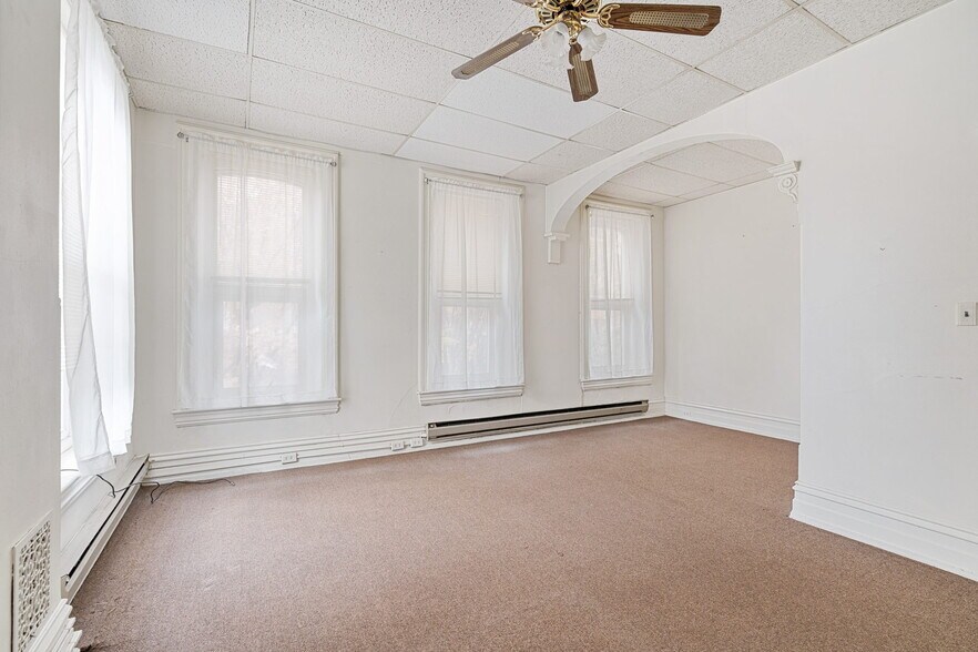 More Photos Of 962 W Hamilton St, Allentown Storefront Retail Residential For Lease