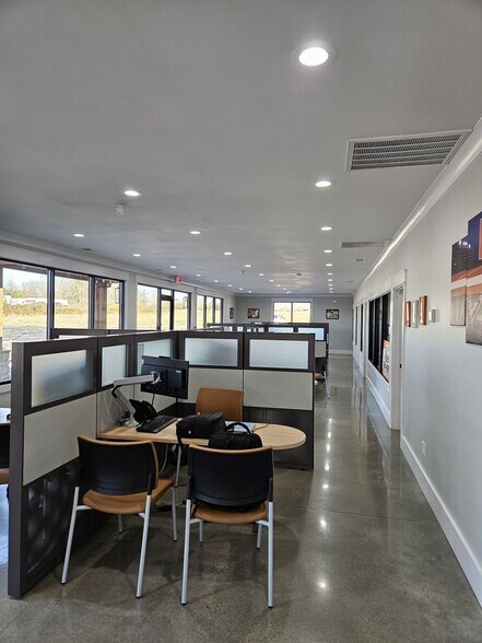 More Photos Of 1391 Murrays Chapel Rd, Sweetwater Showroom For Sale