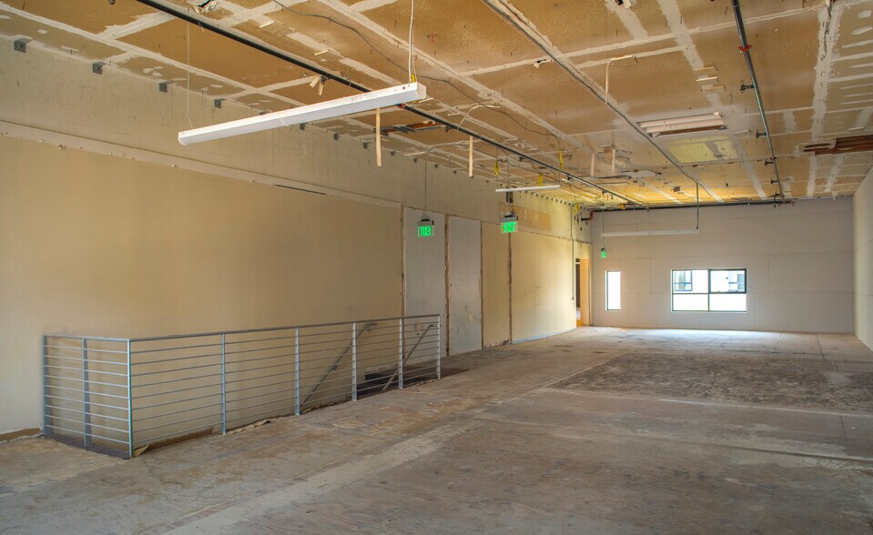 More Photos Of 2101 Wilshire Blvd, Santa Monica Medical For Sale