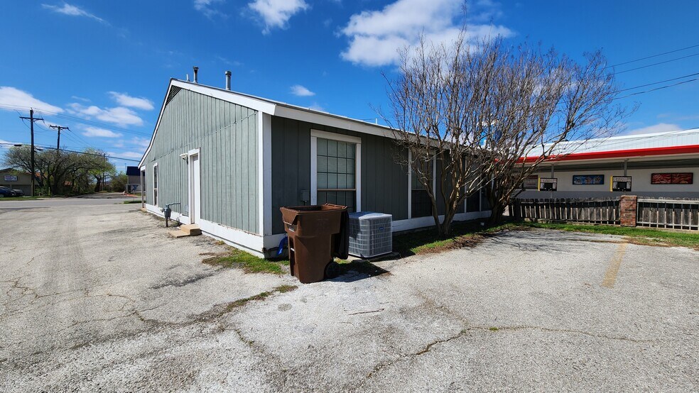 More Photos Of 1803A N Mays Street, Round Rock Office For Lease