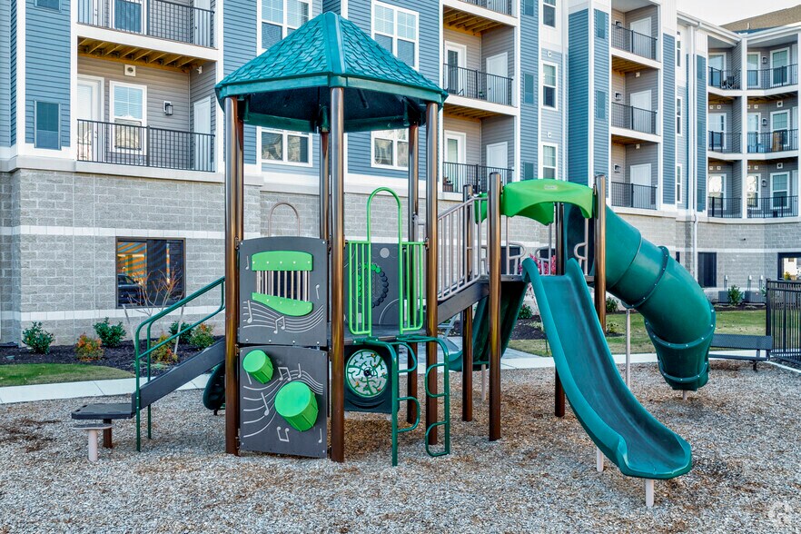 More Photos Of 3061 Godwin Blvd, Suffolk Apartments For Lease