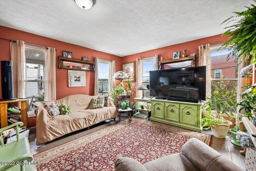 More Photos Of 67 Bridge St, Amsterdam Restaurant For Sale