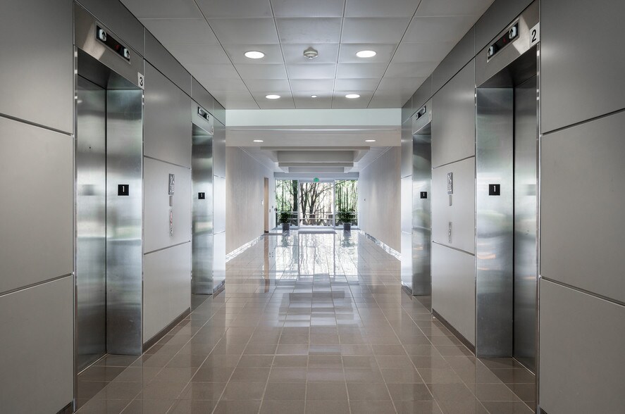 More Photos Of 18205 Crane Nest Dr, Tampa Office For Lease