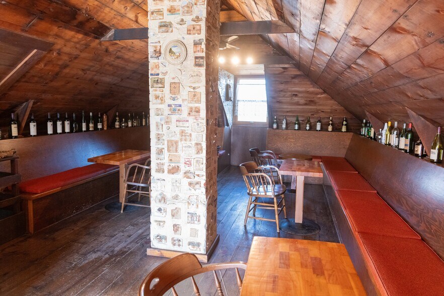 More Photos Of 1111 Washington St, Pella Hospitality For Sale