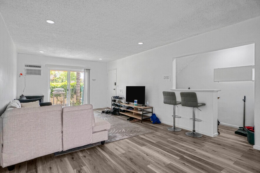 More Photos Of 2055 S Corning St, Los Angeles Apartments For Sale