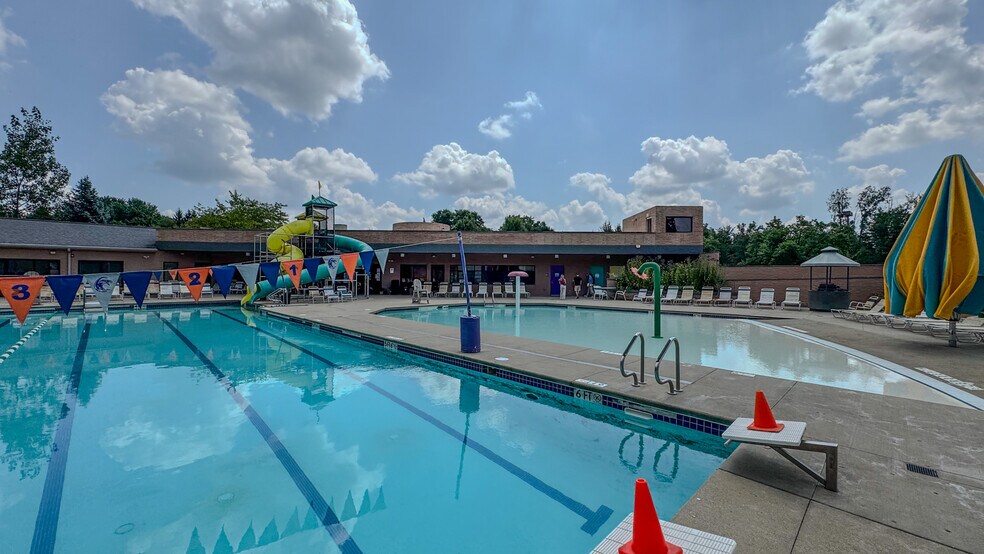 More Photos Of 5133 Darrow Rd, Hudson Health Club For Sale