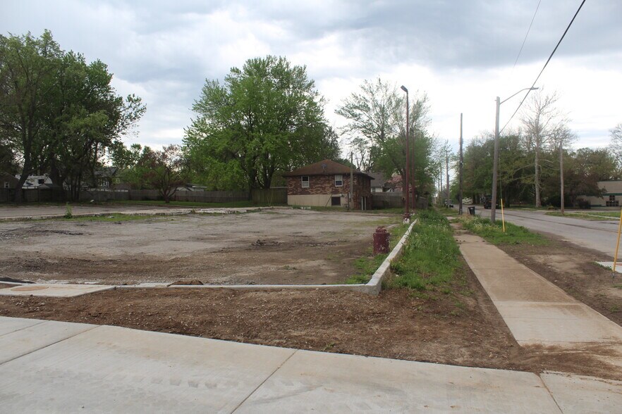 More Photos Of 219 W US Highway 24, Independence Land For Sale