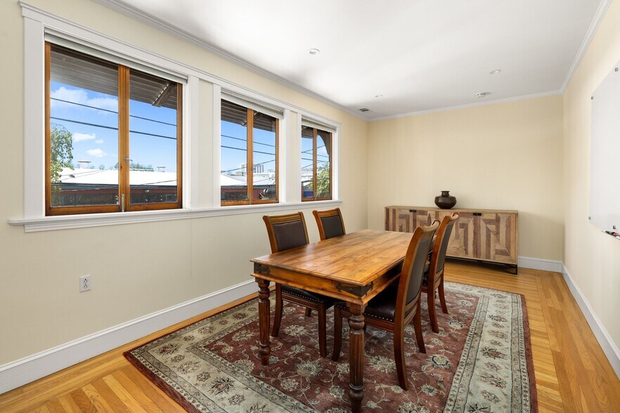 More Photos Of 5500 Doyle St, Emeryville Office For Sale