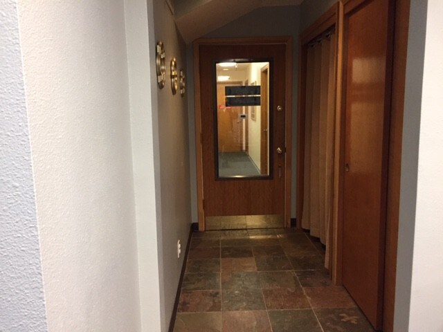 More Photos Of 15110 SW Boones Ferry Rd, Lake Oswego Office For Sale