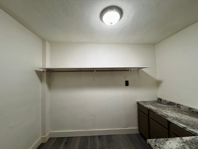 More Photos Of 118 N Main St, Livingston Storefront Retail Residential For Sale