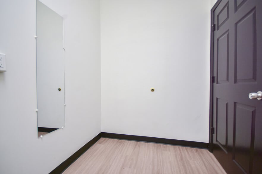 More Photos Of 115-119 E Martin St, Martinsburg Storefront Retail Office For Sale