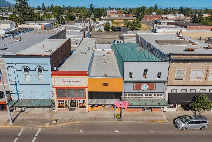 More Photos Of 764 S Main St, Lebanon Storefront For Sale