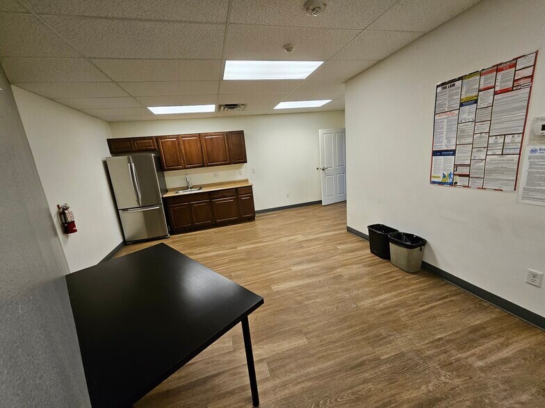 More Photos Of 5605 Riggins Ct, Reno Office For Sale