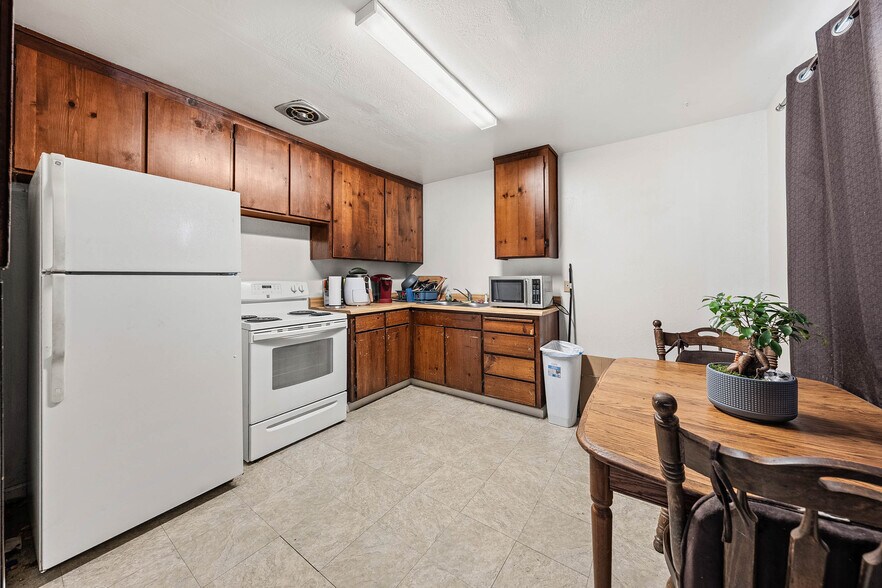 More Photos Of 4584 S Terrace Ave, Lakeport Apartments For Sale