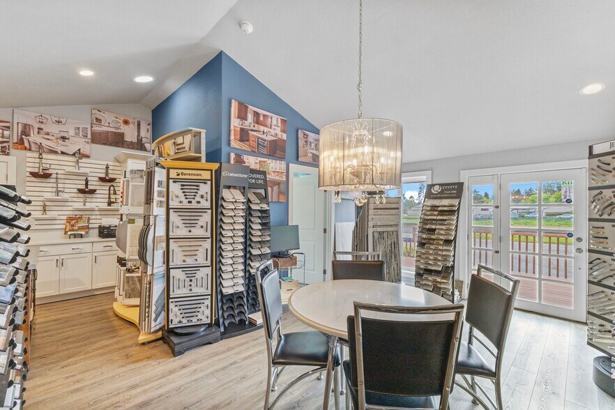 More Photos Of 17512 66th Ave Ct E, Puyallup Office For Sale