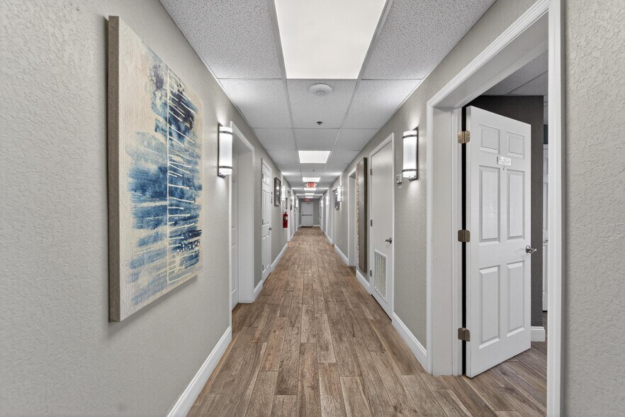 More Photos Of 3411 N 29th St, Tampa Office For Sale