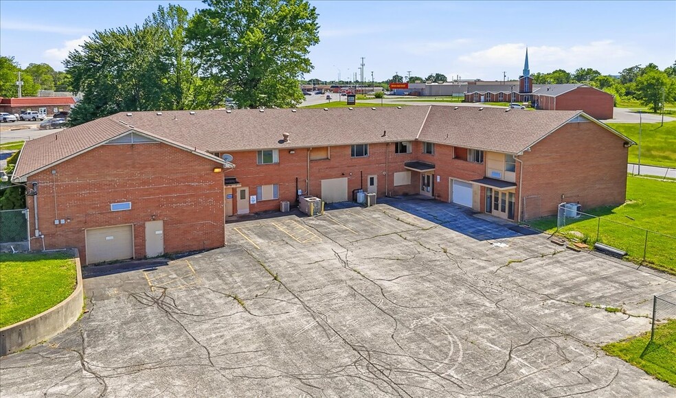 More Photos Of 8540 Blue Ridge Blvd, Kansas City Office For Sale