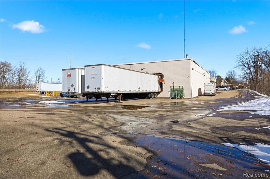 More Photos Of 415 N Lafayette St, South Lyon Warehouse For Sale