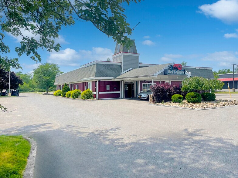 More Photos Of 7540 Transit Rd, Amherst Restaurant For Sale