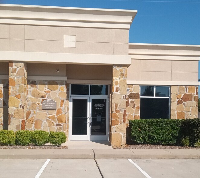 More Photos Of 20008 Champion Forest Dr, Spring Office Residential For Sale