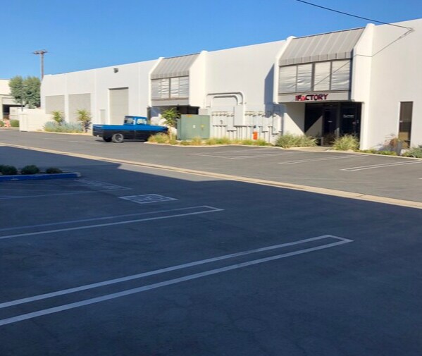 Primary Photo Of 312 Oak Pl, Brea Warehouse For Lease
