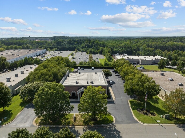 More Photos Of 147 Cedar Pointe Dr, Mooresville Research And Development For Lease