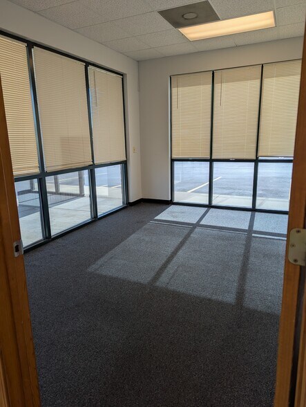 More Photos Of 3000 E Division St, Springfield Medical For Lease