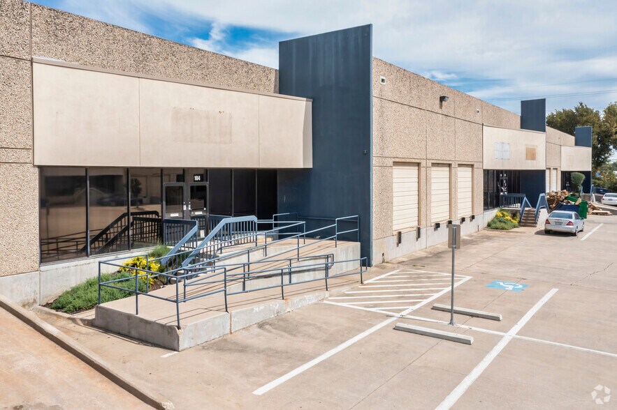 More Photos Of 10610 Newkirk St, Dallas Industrial For Lease