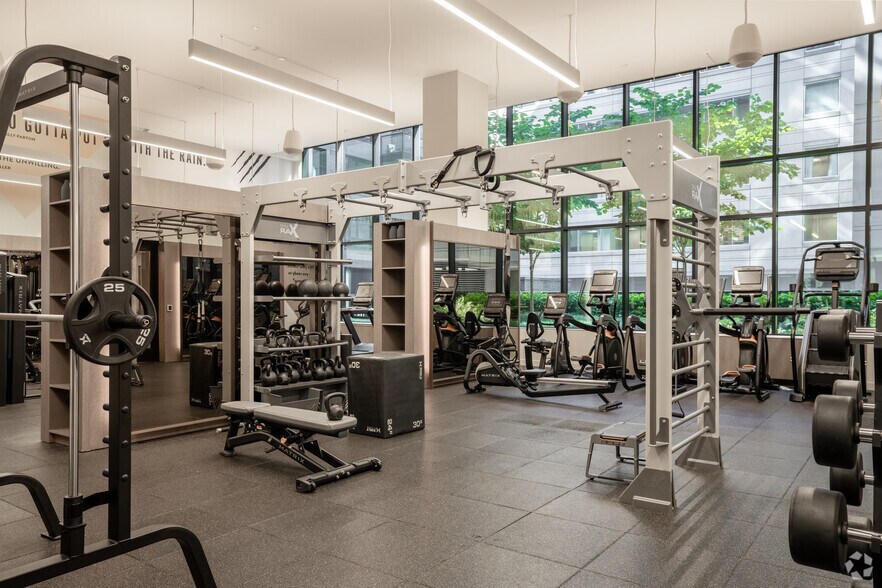 More Photos Of 1000 S Capitol St SE, Washington Apartments For Lease