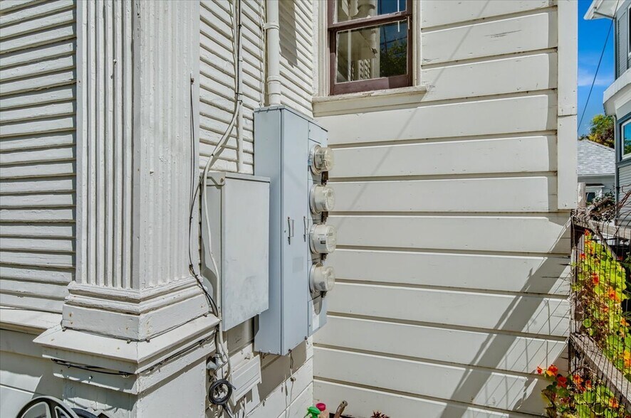 More Photos Of 1827-1829 Berkeley Way, Berkeley Apartments For Sale