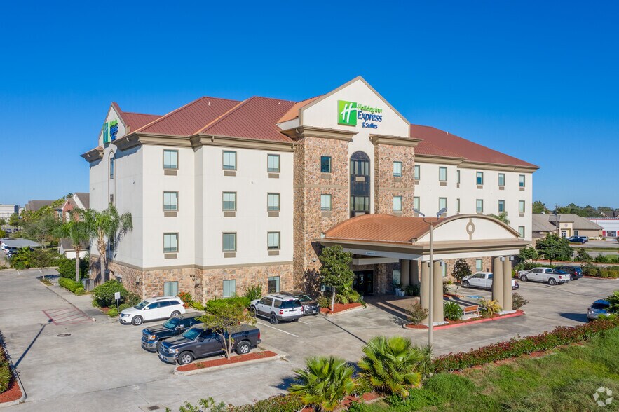 Primary Photo Of 2440 Gulf Fwy, Texas City Hotel For Sale