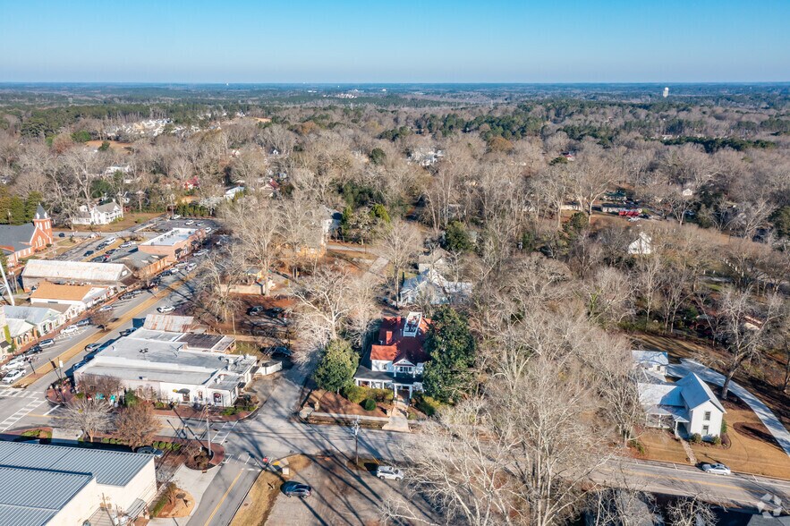 More Photos Of 252 Seavy St, Senoia Hospitality For Sale