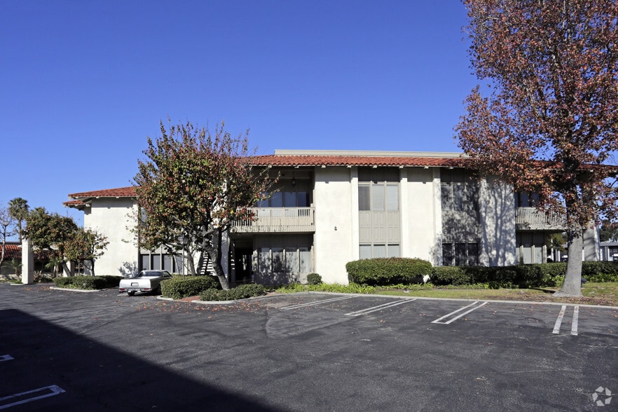More Photos Of 17802 Sky Park Cir, Irvine Office For Lease