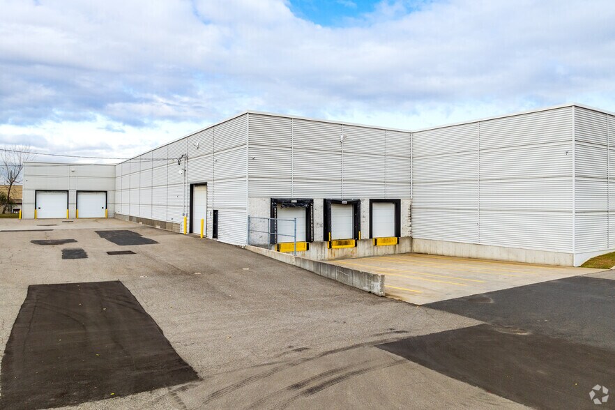 More Photos Of 730 Rue Delage, Longueuil Warehouse For Lease