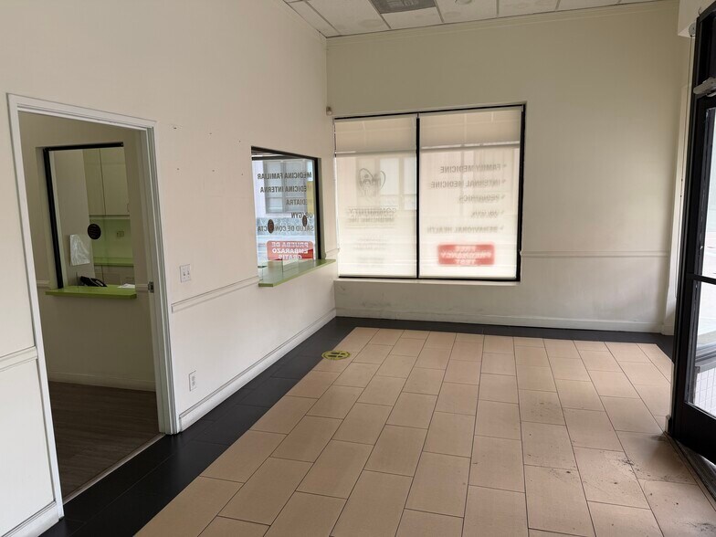 More Photos Of 301-307 N Main St, Santa Ana Storefront For Sale