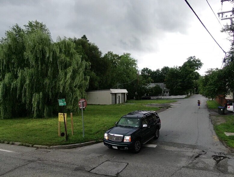 More Photos Of 3 Vine St, Greenwood Lake Warehouse For Lease