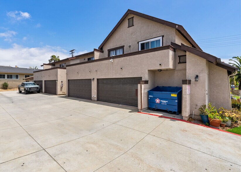 More Photos Of 18942-18962 Delaware St, Huntington Beach Apartments For Sale