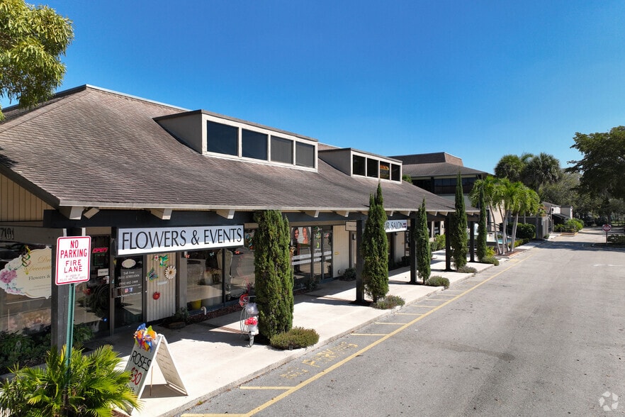 More Photos Of 7041-7111 W Commercial Blvd, Tamarac Unknown For Lease