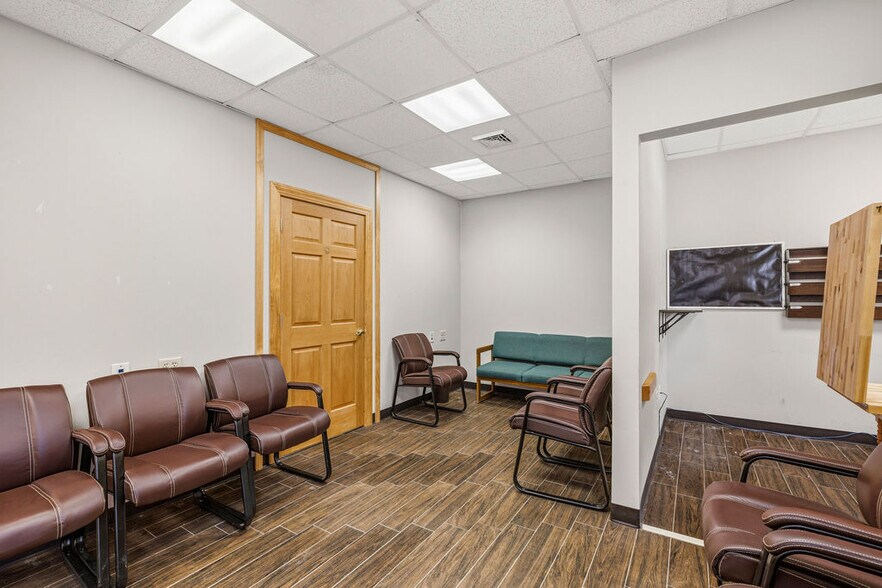 More Photos Of 4519 Military Rd, Niagara Falls Medical For Lease